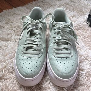 Nike Women's Sneakers in Light Green and White